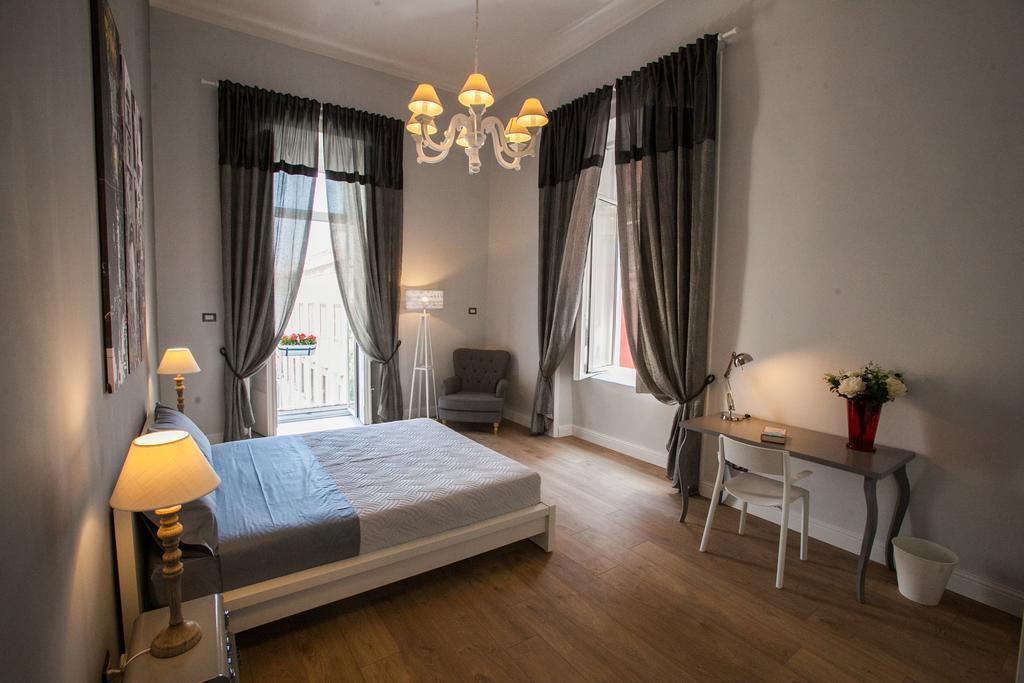 Largo Donnaregina Home Napoli Ngoại thất bức ảnh