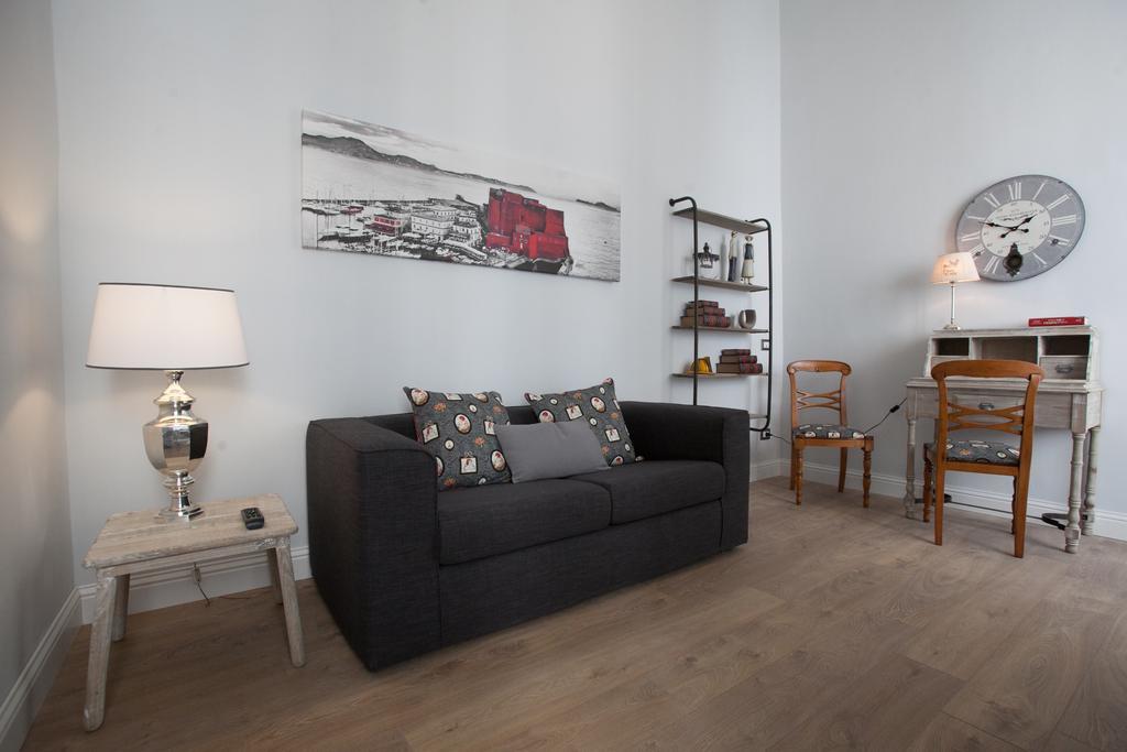 Largo Donnaregina Home Napoli Ngoại thất bức ảnh
